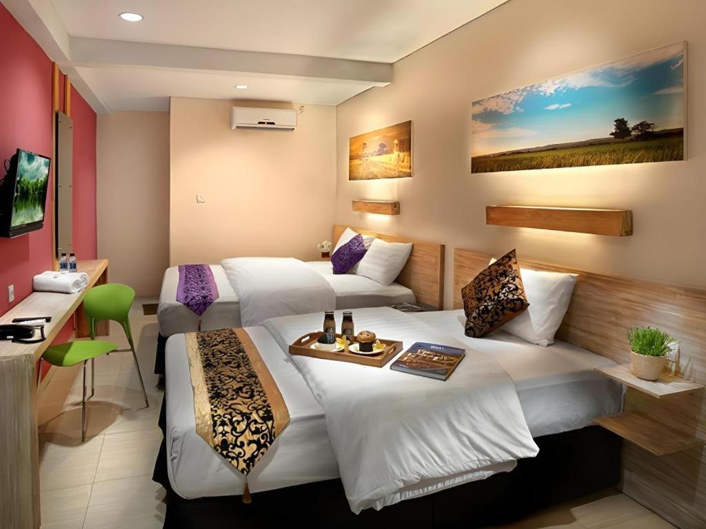 Life Puri Hotel Surabaya Gubeng Exterior photo